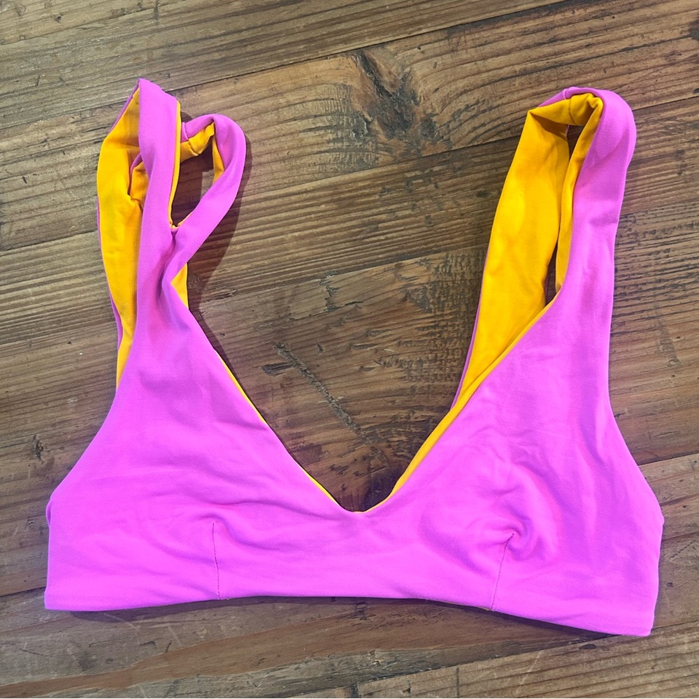 L Space One Wave bikini top in magenta/orange XS